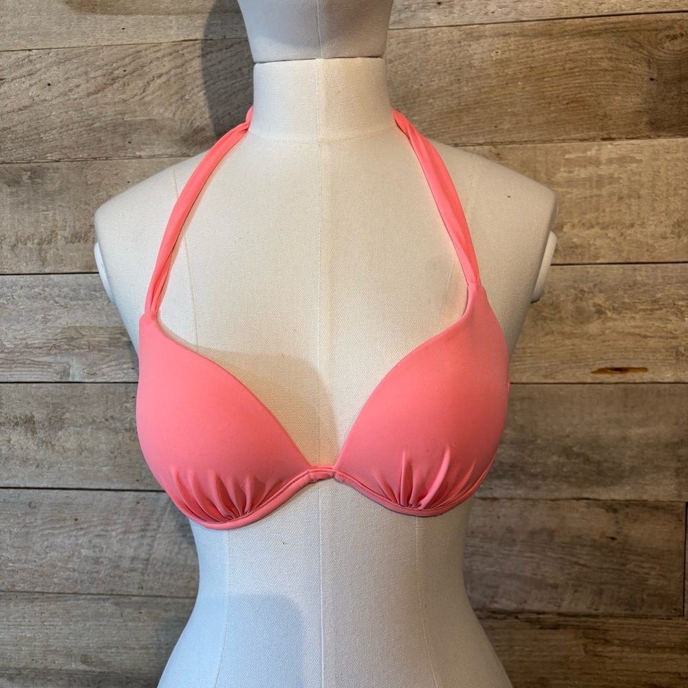 Victoria's Secret women's salmon coloured underwire bikini top in size 34 A